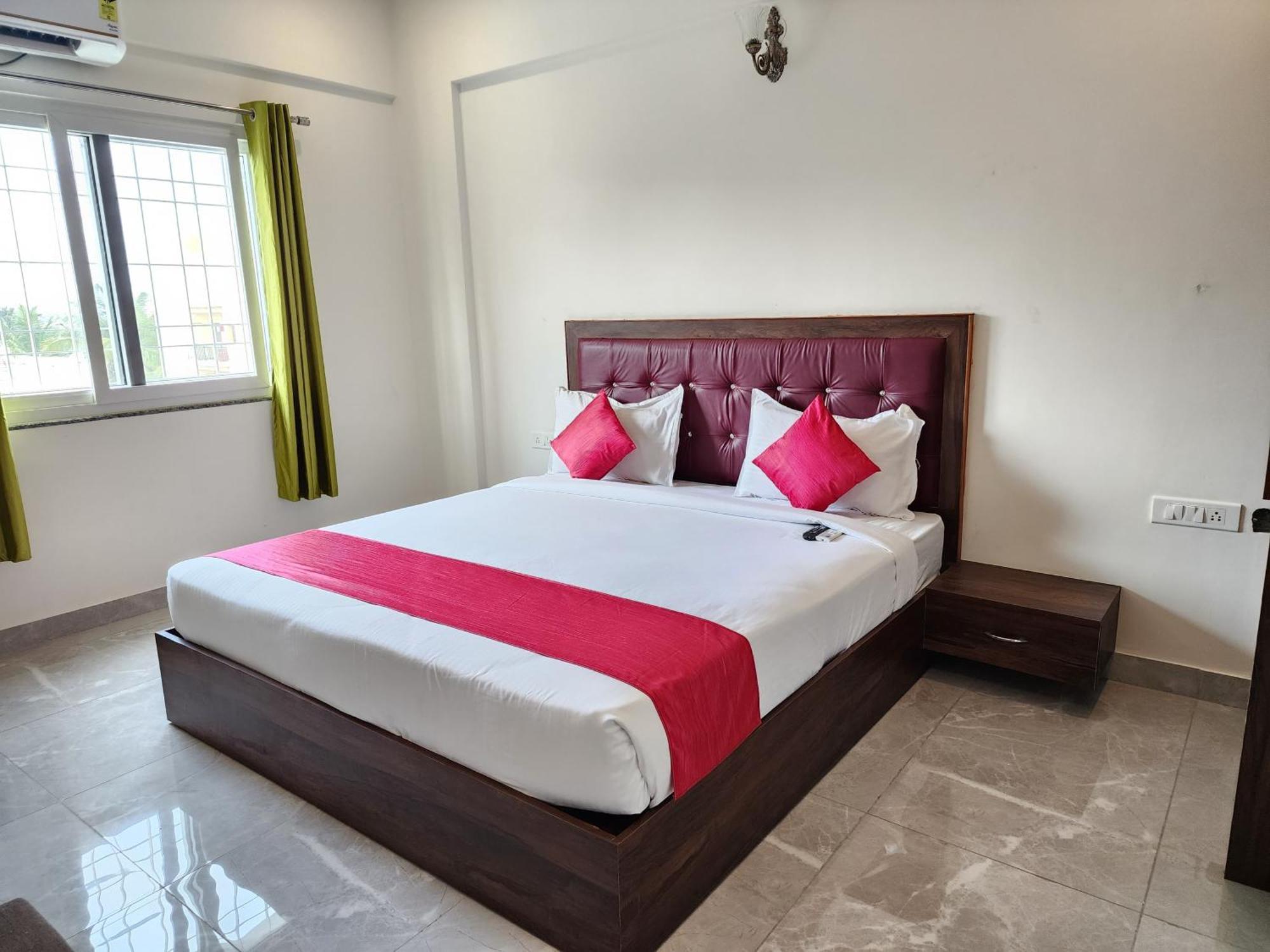 Hotel Dreams Inn Bangalore Bagian luar foto