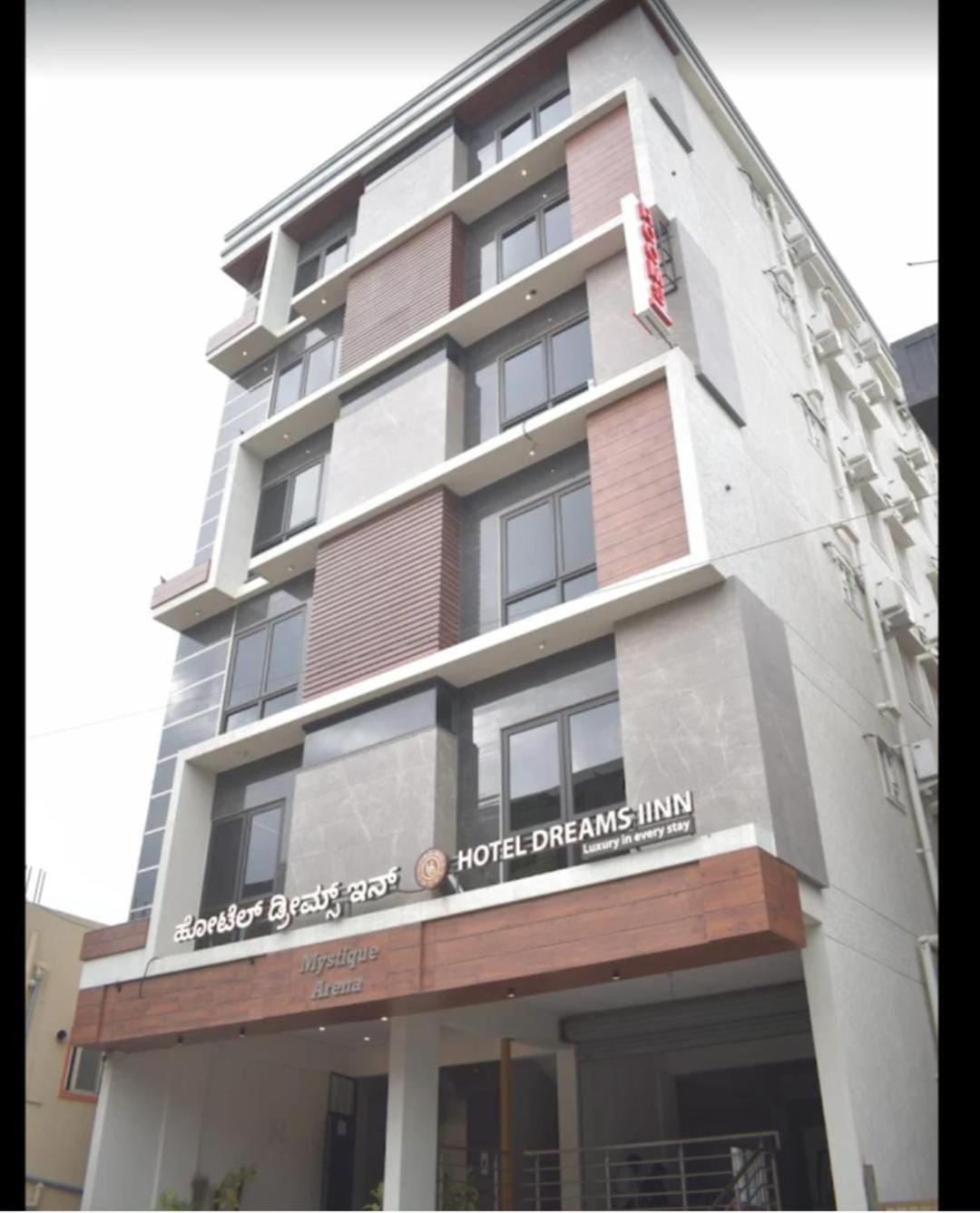 Hotel Dreams Inn Bangalore Bagian luar foto