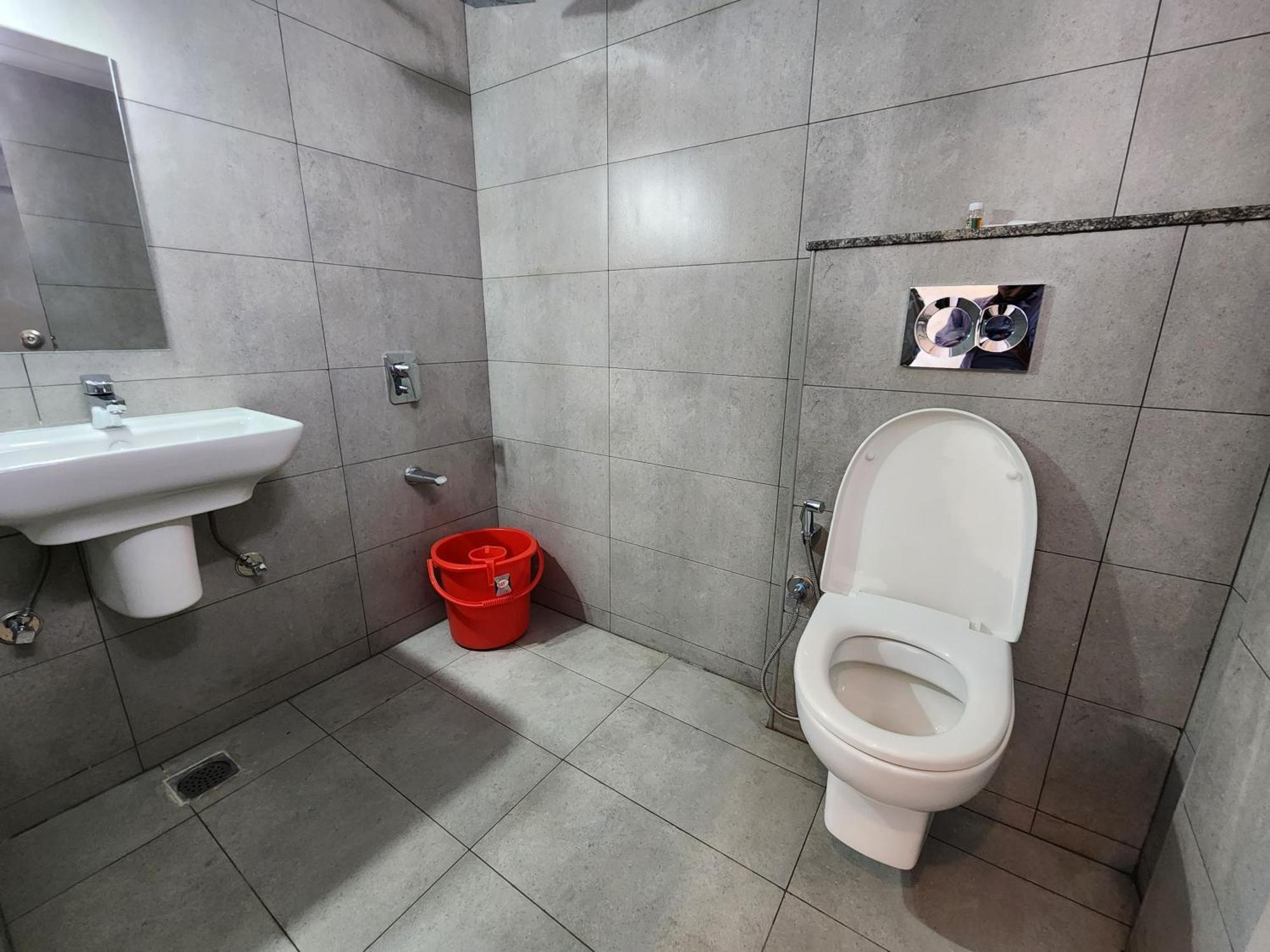 Hotel Dreams Inn Bangalore Bagian luar foto